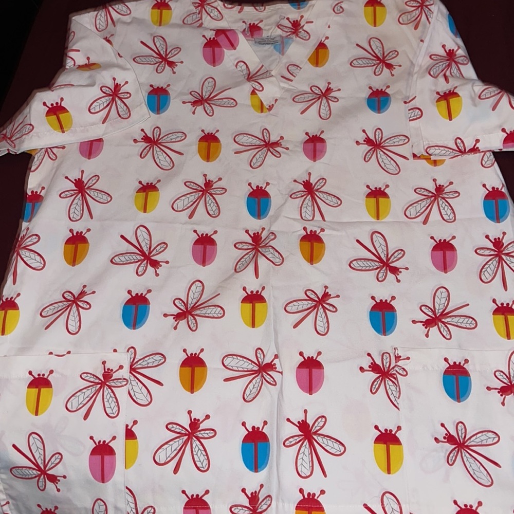 Scrub tops - Picture 3 of 3